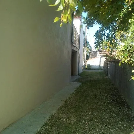 Holiday home Maison De Village En Bord De Oleron Saint-Just-Luzac